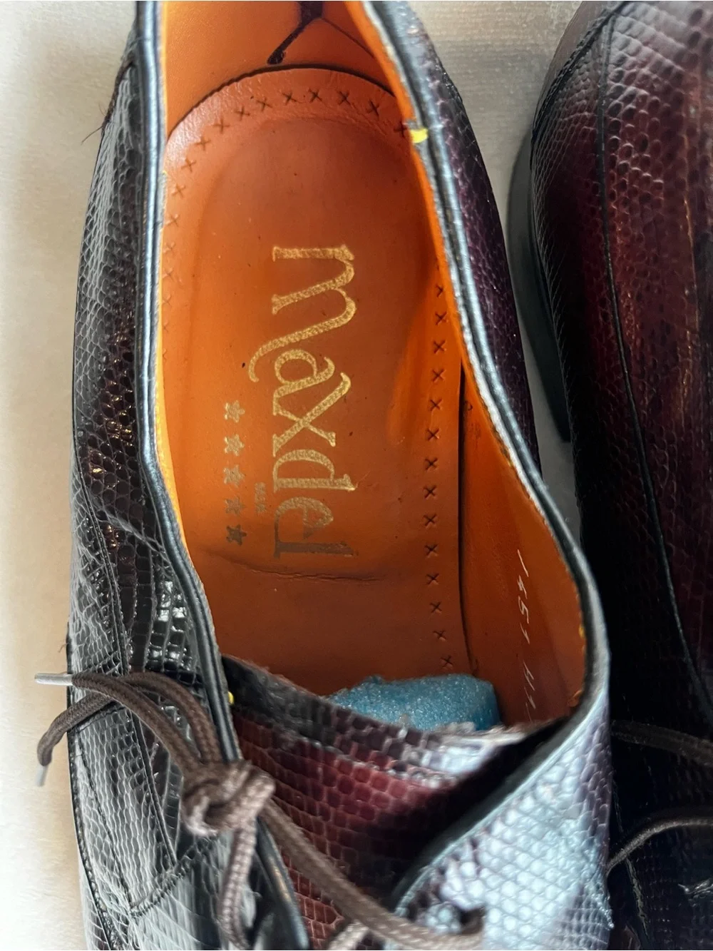 Men's‎ Lace-Up Lizard-Texture Dress Oxfords in Burgundy
